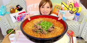 日本大胃王正妹這次挑戰的是台灣粉絲送的經典輕美食~~嗯，一樣吃的是超大份量